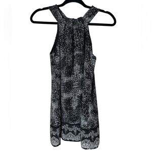 * Apostrophe Black and White Sleeveless Top
